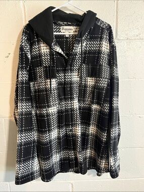 No Boundaries Black & White Plaid Hooded Flannel Shirt Jacket